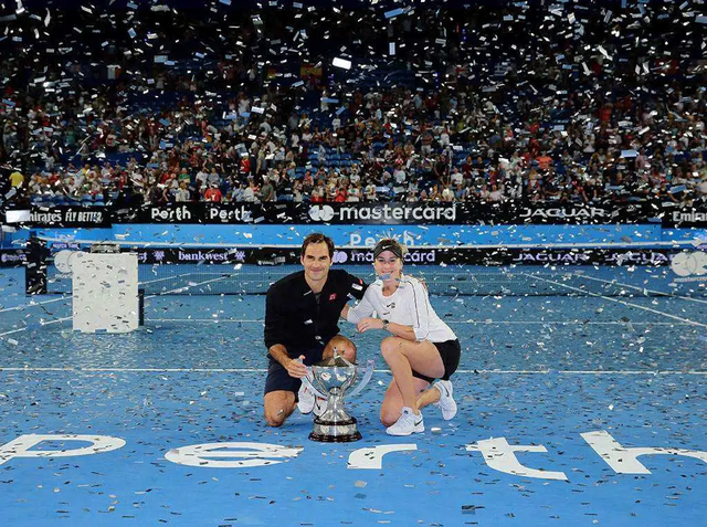 包含戴维斯杯轻取拉沃尔杯，梅德韦杰夫统治全场的词条