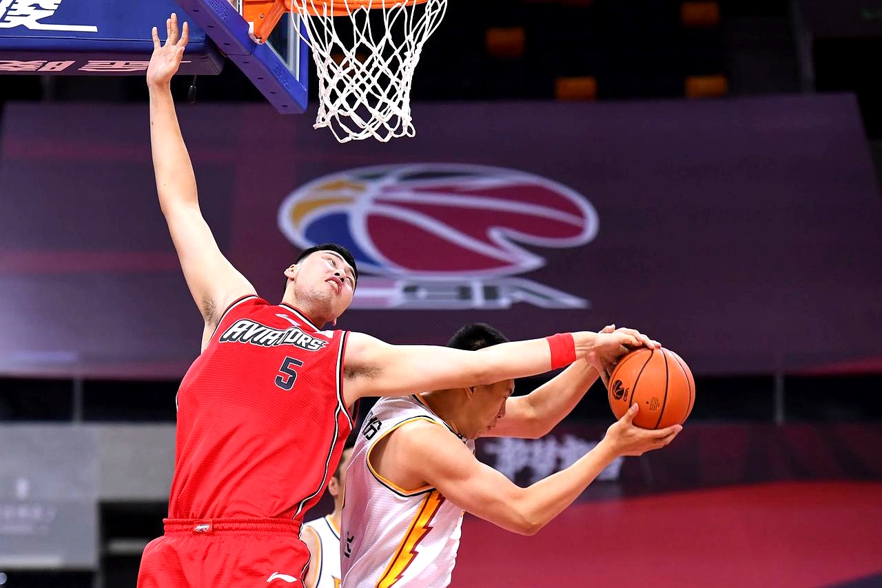 青岛队翻盘山西队,赵继伟扛起全队 青岛队翻盘山西队,赵继伟扛起全队