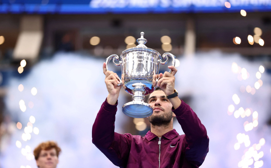 ATP总决赛力克澳网，阿尔卡拉斯高光表现