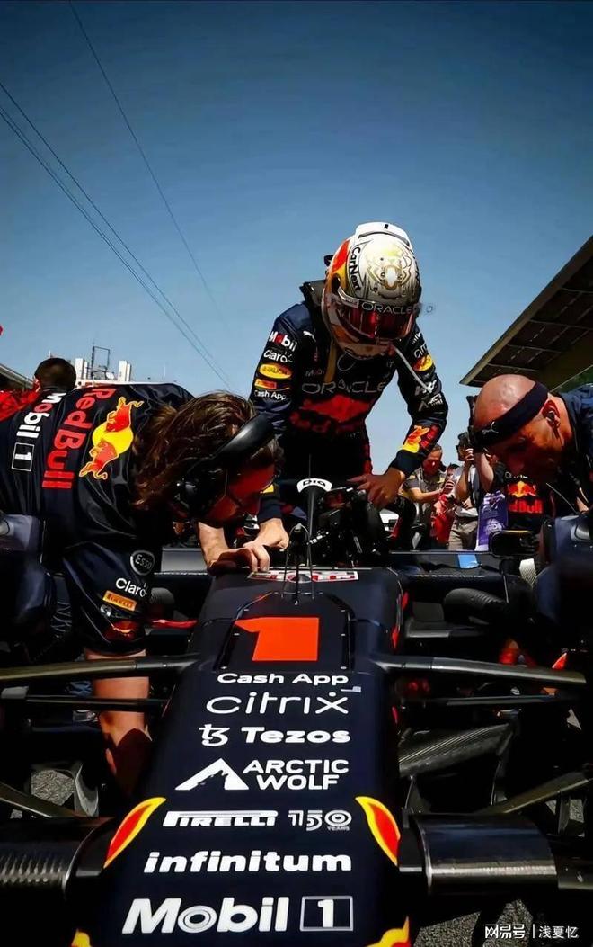 威廉姆斯横扫红牛车队,维斯塔潘点燃赛场 威廉姆斯横扫红牛车队,维斯塔潘点燃赛场