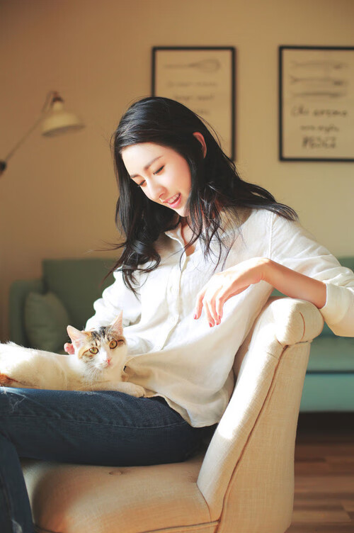 横扫与点燃,当绿茵场遇上乒乓台,体育激情跨越边界