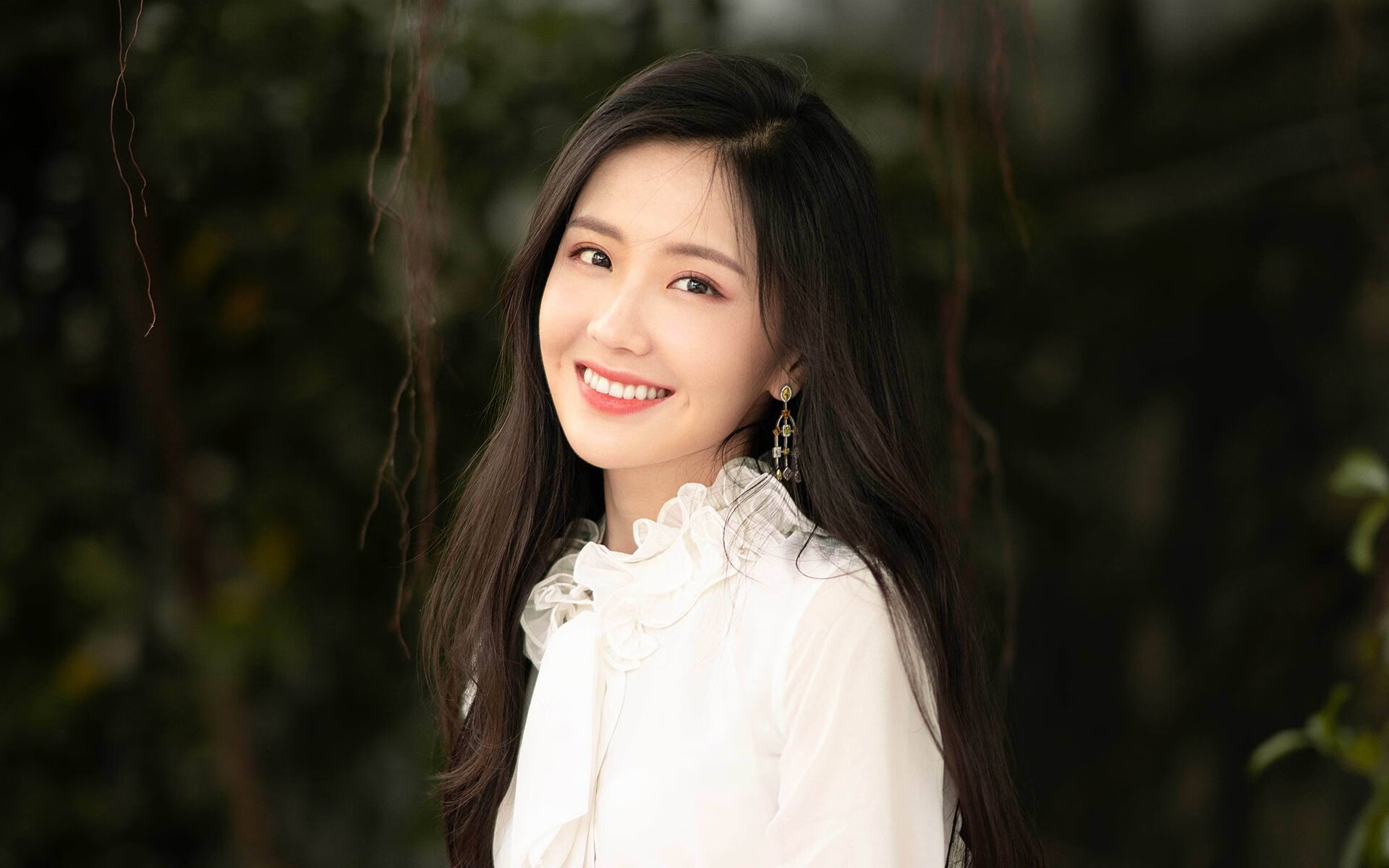 破局者，莱万的救赎与日本的革新