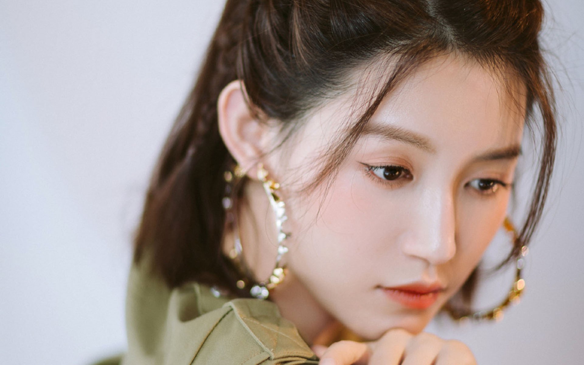 篮球之夜的双重奏,字母哥数据全面爆炸,北京队主场制霸广东队